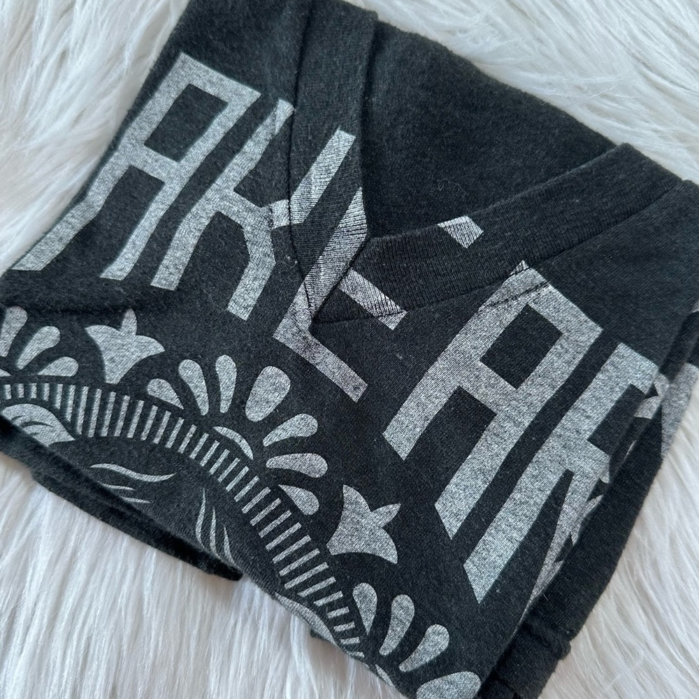 Obey • Make Art Not War Art Nouveau Deep V Neck - Picture 9 of 10
